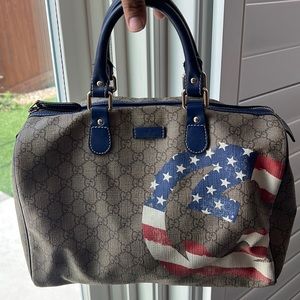 Almost brand new (wore a couple times) Gucci Boston bag.